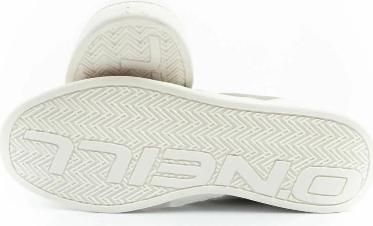 Atlete meshkuj O'Neill Ione, të bardha