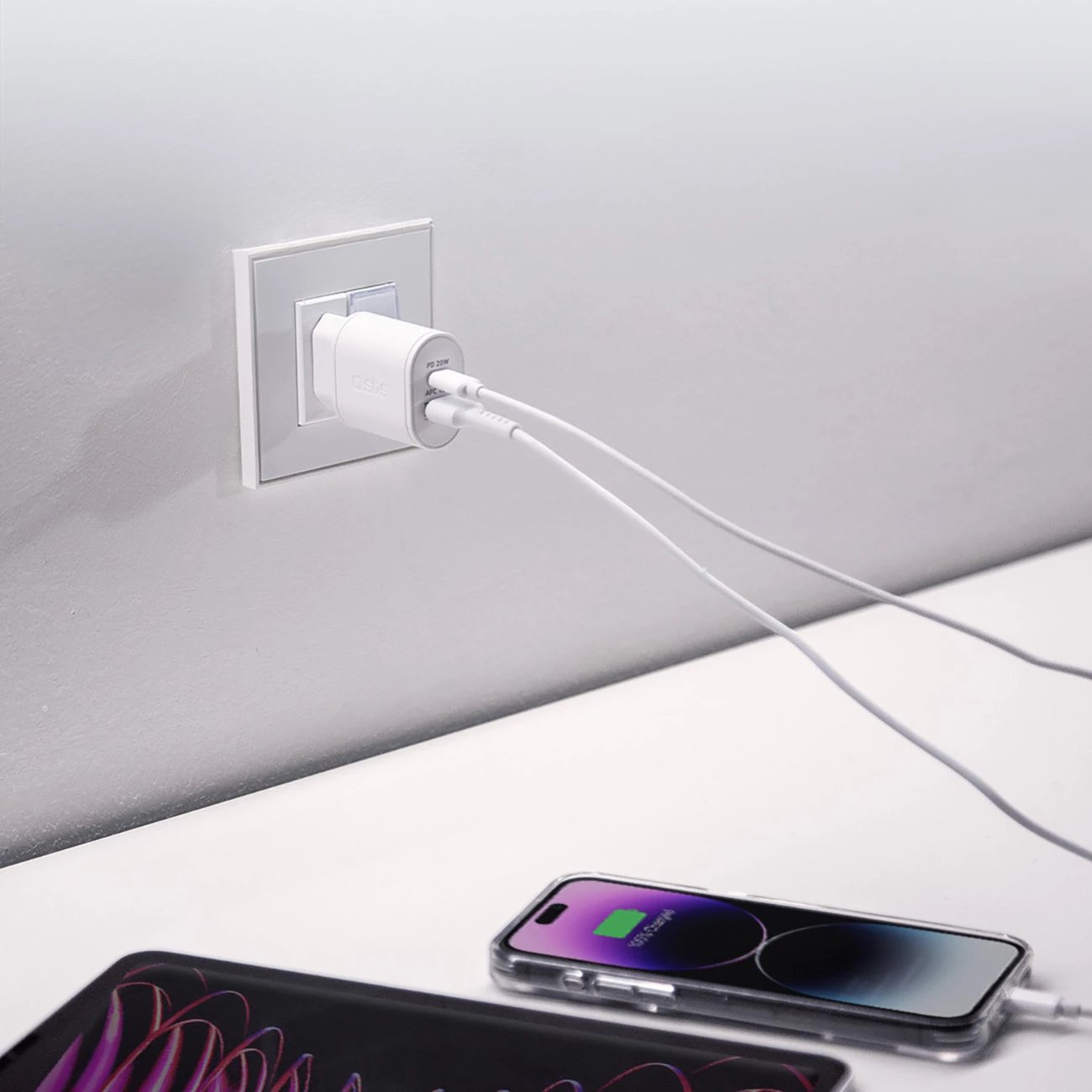 Karikues muri SBS TETRPD20W, 20W, 2 porta USB-A/USB-C, i bardhë
