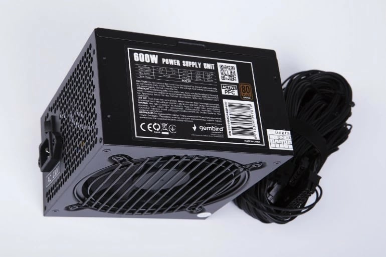 Kasë furnizimi Gembird CCC-PSU80P-BBP-600, 600W, ATX, 80+ Bronze, e zezë