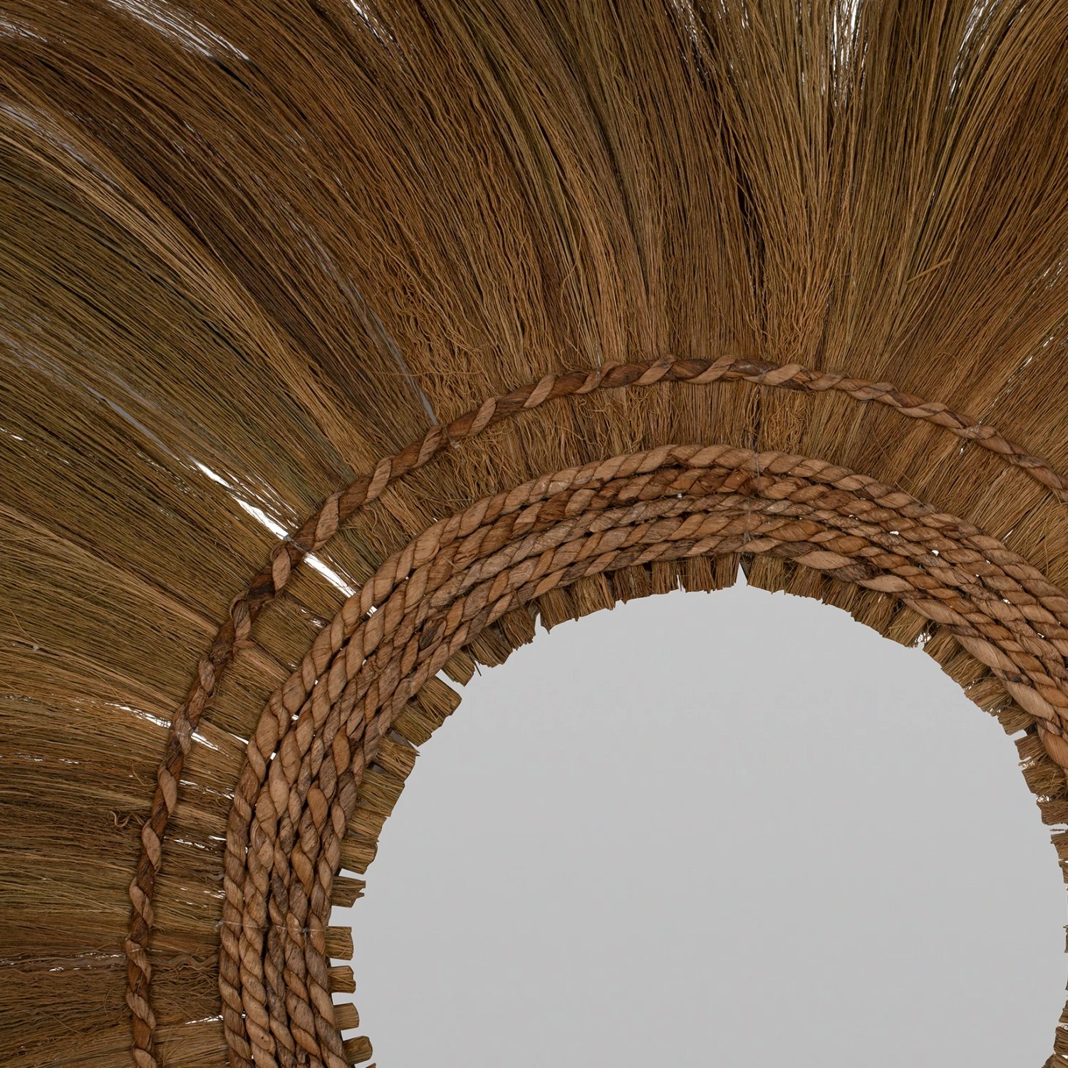 Pasqyrë e rrumbullakët me kornizë nga lëvorja e bananes, ngjyrë natyrale, 100x4x100 cm, FH7735
