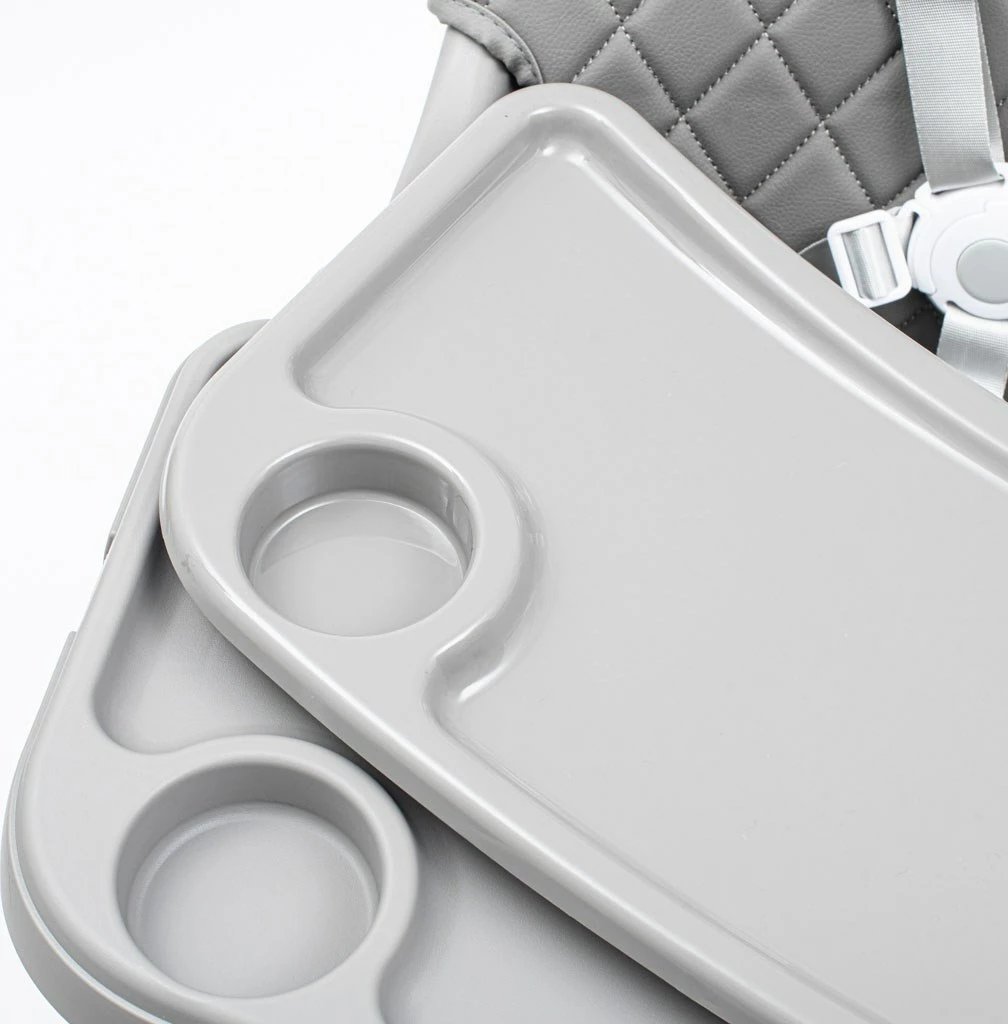 Karrige e lartë ushqimi për bebe Baby Mix Freja, tabaka e dyfishtë e rregullueshme, rrip 5‑pikësh, e kthyeshme në karrige të ulët, këmbë druri, gri e errët