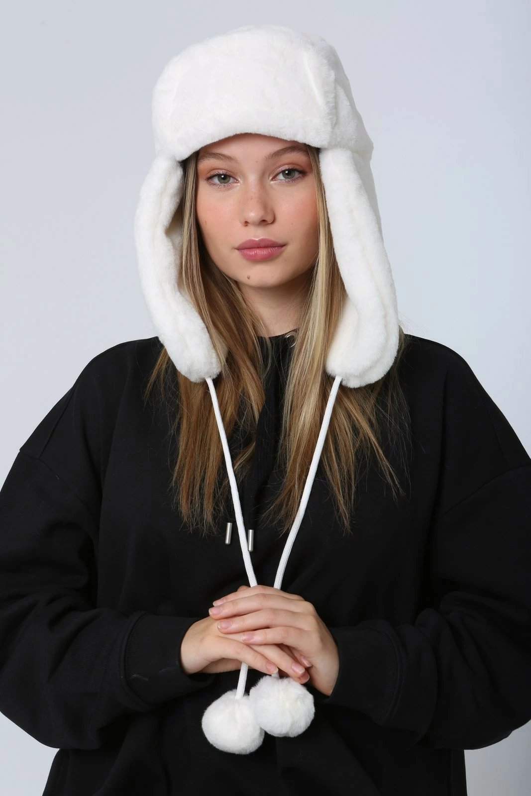 Beretë për gra, ngjyrë ecru, Bere1103