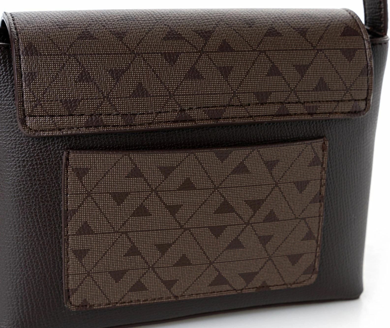 Çantë crossbody Vince Camuto, Matera, kafe me monogram