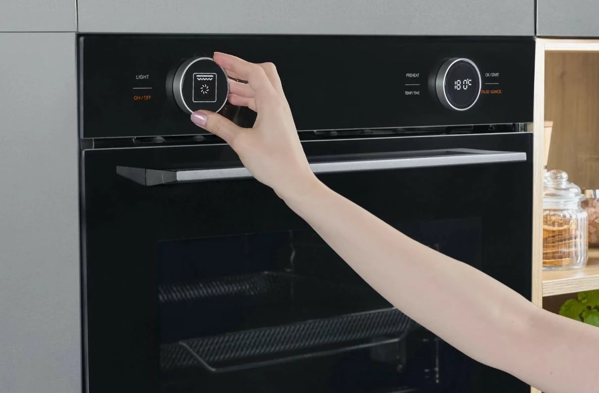 Furrë Amica ED6769BA+ S-TYPE, 72L, katalizë/avull, AirFry, e zezë Furrë Amica ED6769BA+ S-TYPE, 72L, katalizë/avull, AirFry, e zezë