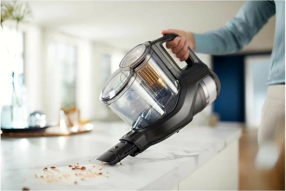 Fshesë me korrent Philips Aqua Plus 8000 XC8349/01, e zezë Fshesë me korrent Philips Aqua Plus 8000 XC8349/01, e zezë