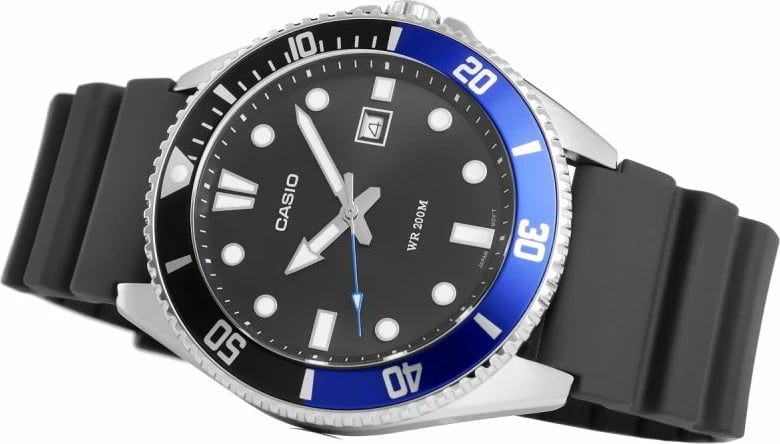 Orë dore për meshkuj Casio, e zezë