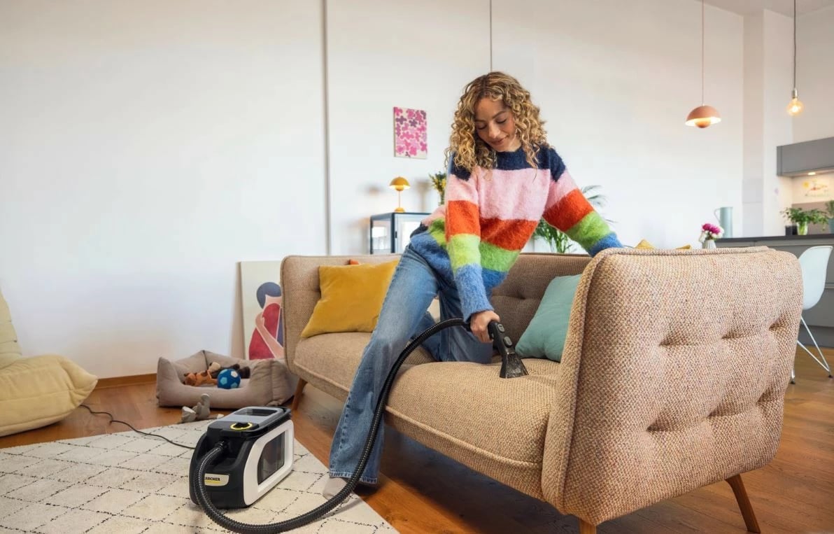 Pastrues me ujë dhe tharje Karcher SE 3 Compact, 1.7L, 500W, zi/bardhë