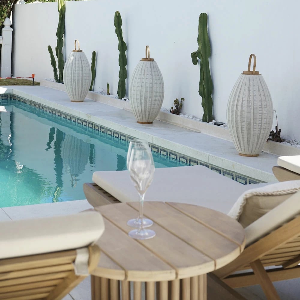 Tavolinë anësore Sumatra, ngjyrë natyrale, 55x55x51 cm