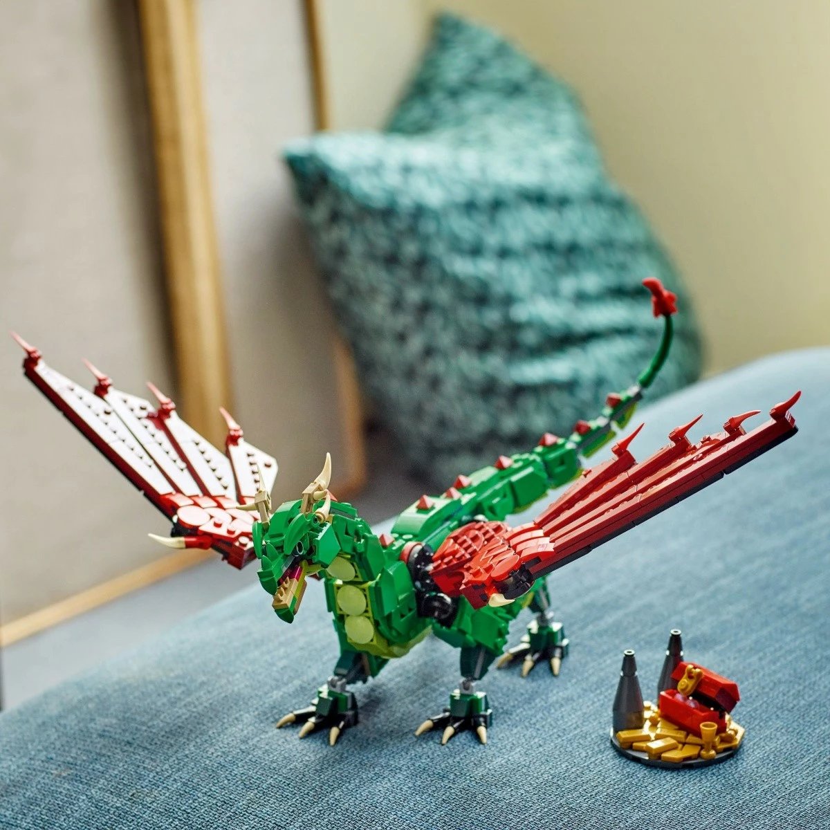 Set ndërtimi LEGO Creator 3-in-1 Medieval Dragon 31161, 715 pjesë, për fëmijë 9+
