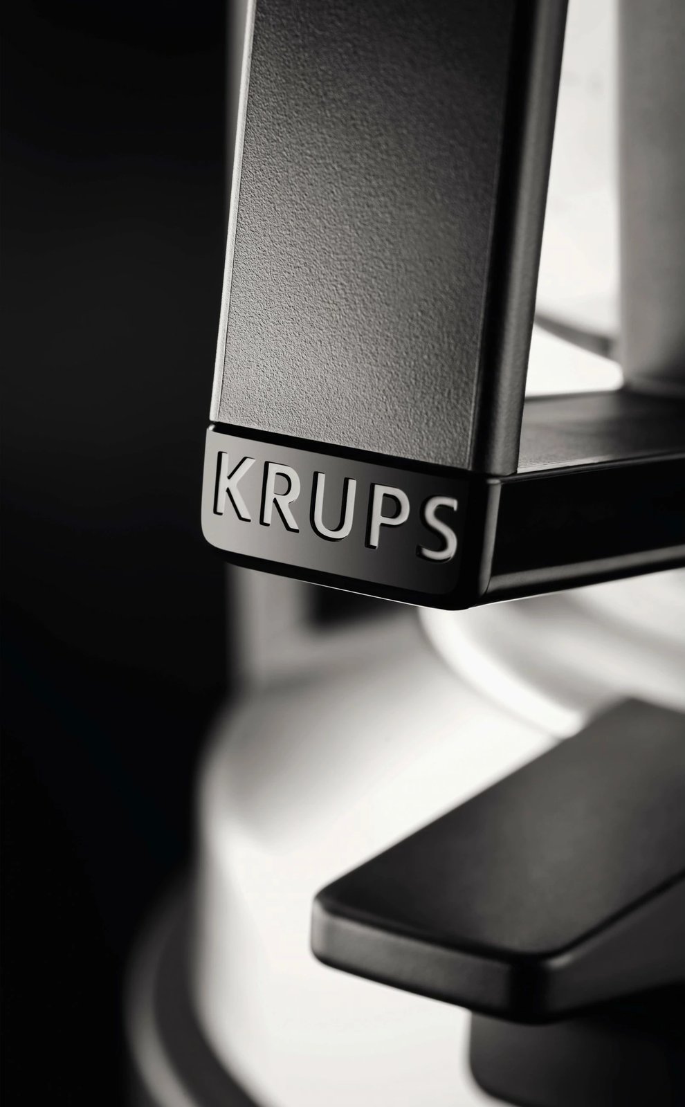 Makine kafeje Krups 4689 T 8.2, e zezë