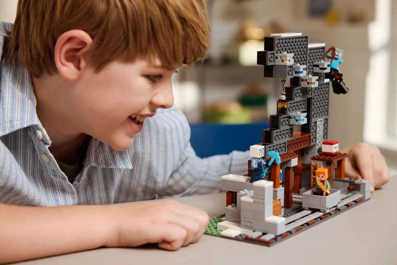 Set LEGO Minecraft 21277 The Pickaxe Mine, 530 pjesë