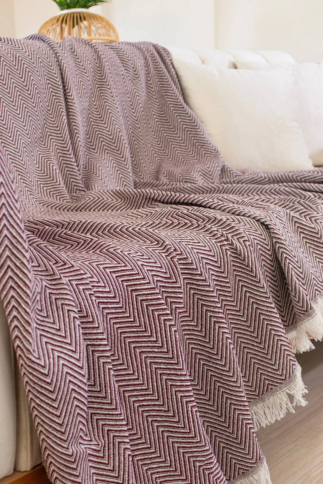 Mbulesë divani L'essentiel, e endur, ngjyrë e kuqe e thellë (Claret Red)