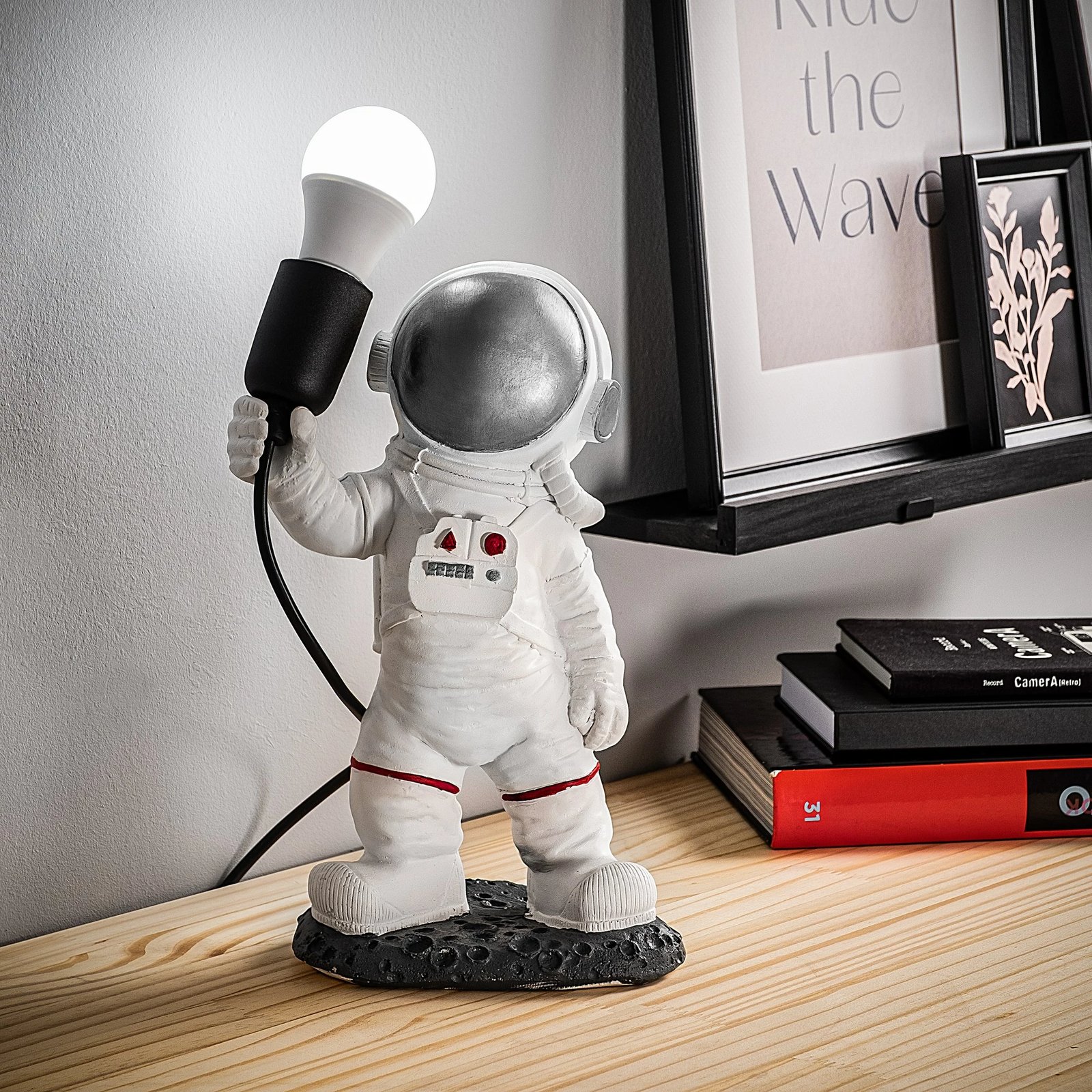 Llambë tavoline astronaut, shumëngjyrëshe, Opviq - 3