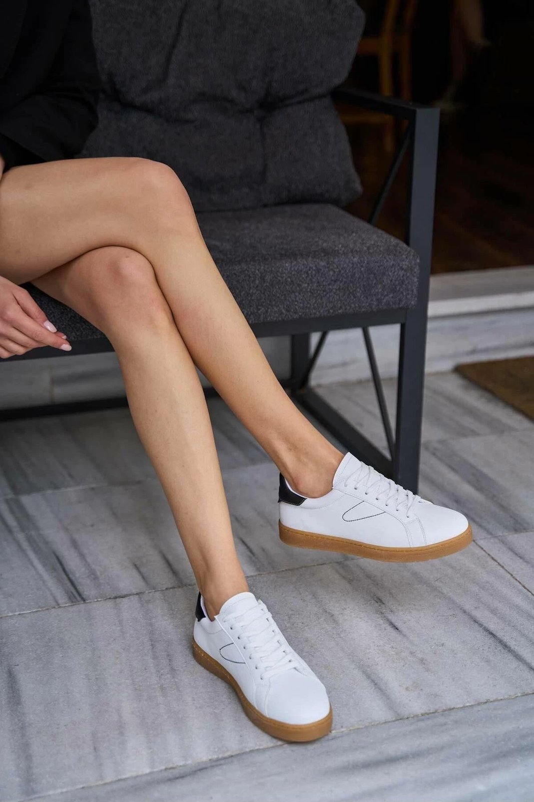 Këpucë për femra Jumeon, MK1340424SR20-001, të bardha dhe të zeza