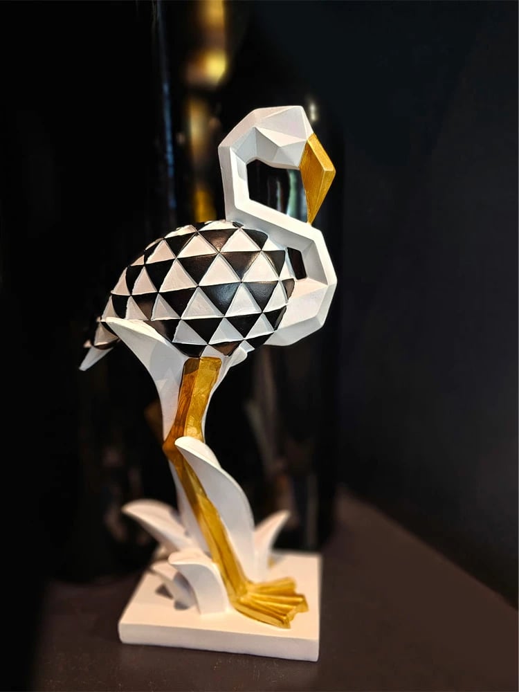 Dekor flamingo LUCIEN, polirezine, bardhë, zi, ari, 19x11x37cm Dekor flamingo LUCIEN, polirezine, bardhë, zi, ari, 19x11x37cm