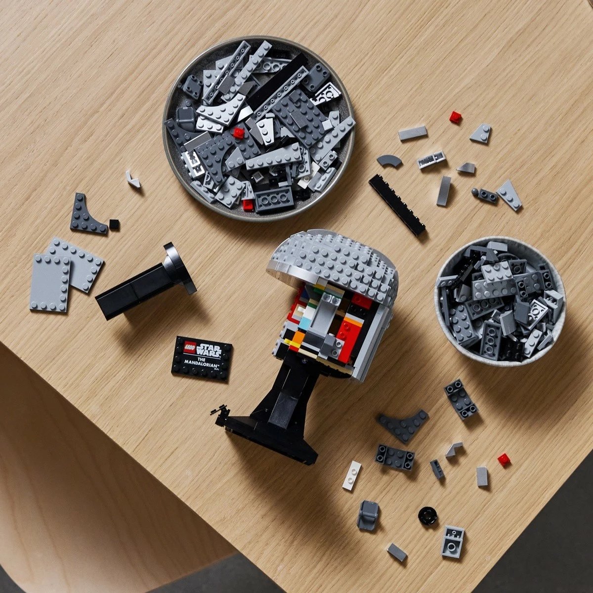 Set ndërtimi LEGO Star Wars Mandalorian Helmet 75328, 584 pjesë, gri