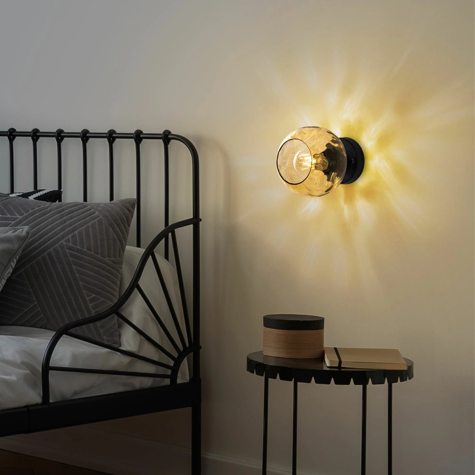 Llambë muri Opviq, Benek - 15 - 14394, metal e qelq, e verdhë dhe e zezë, 15x18x15 cm