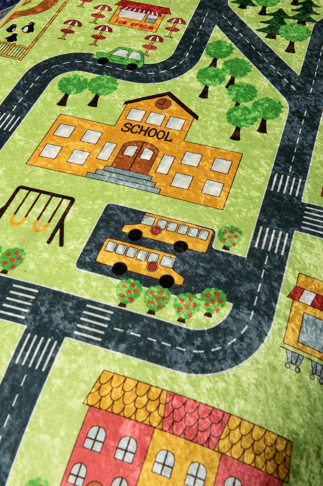 Qilim për fëmijë, Small Town, 100x160cm, shumëngjyrësh