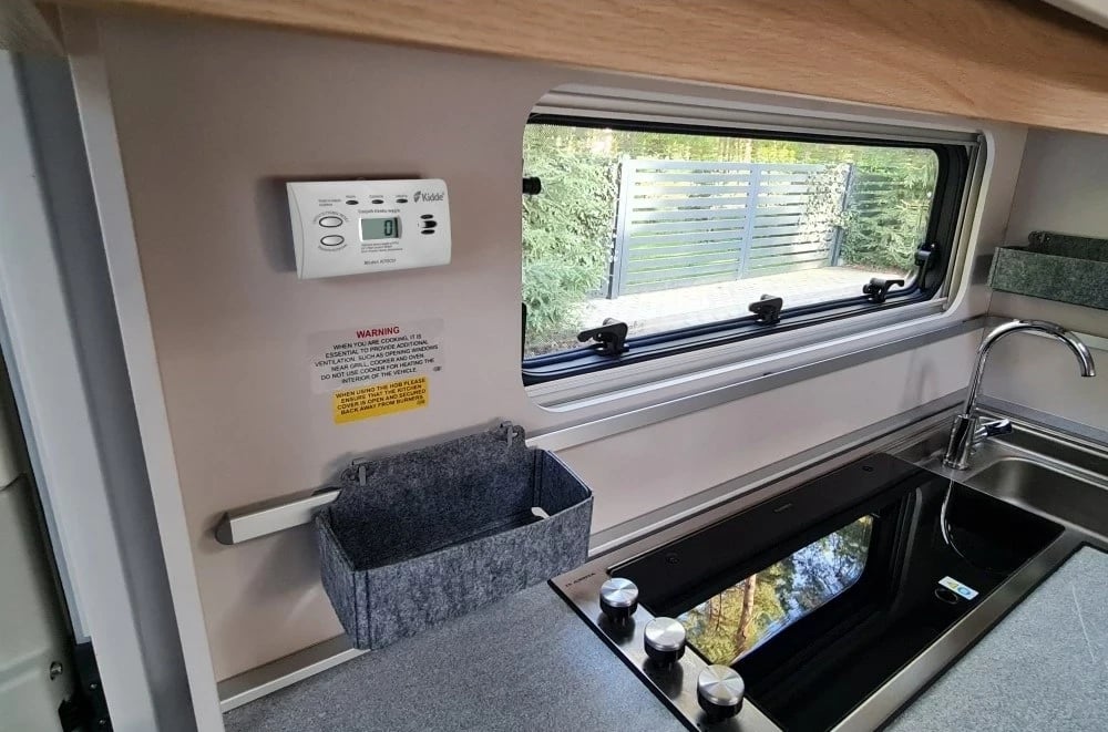 Detektor monoksidi karboni Kidde K7DCO me ekran, Bardhë