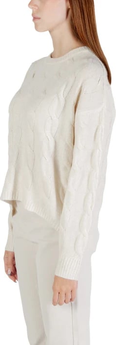 Xhemper Only femra, e bardhë