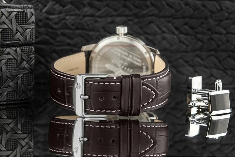 Orë dore për meshkuj Zeppelin, e zezë