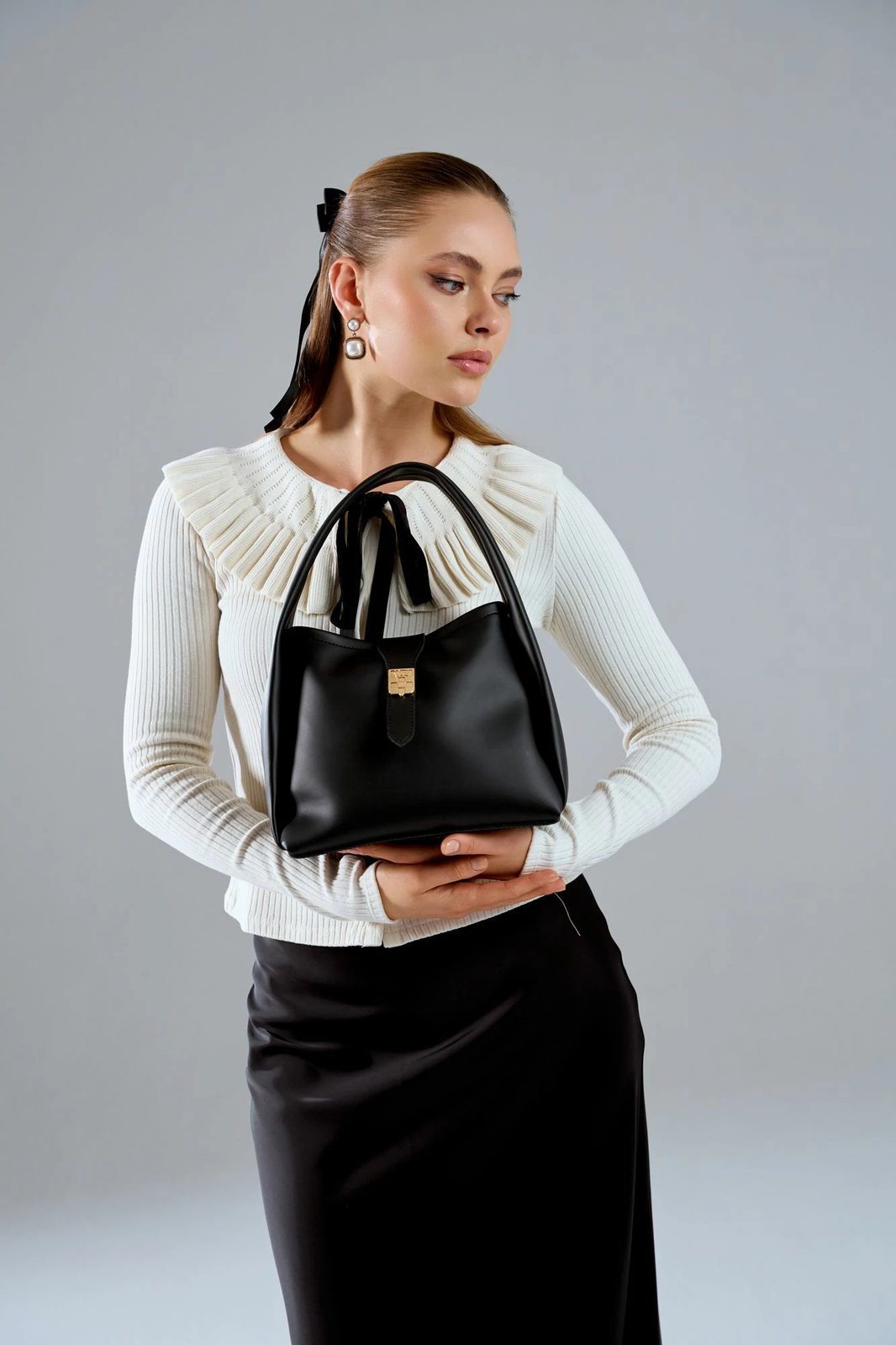 Çantë dore Vince Camuto, Turin, e zezë