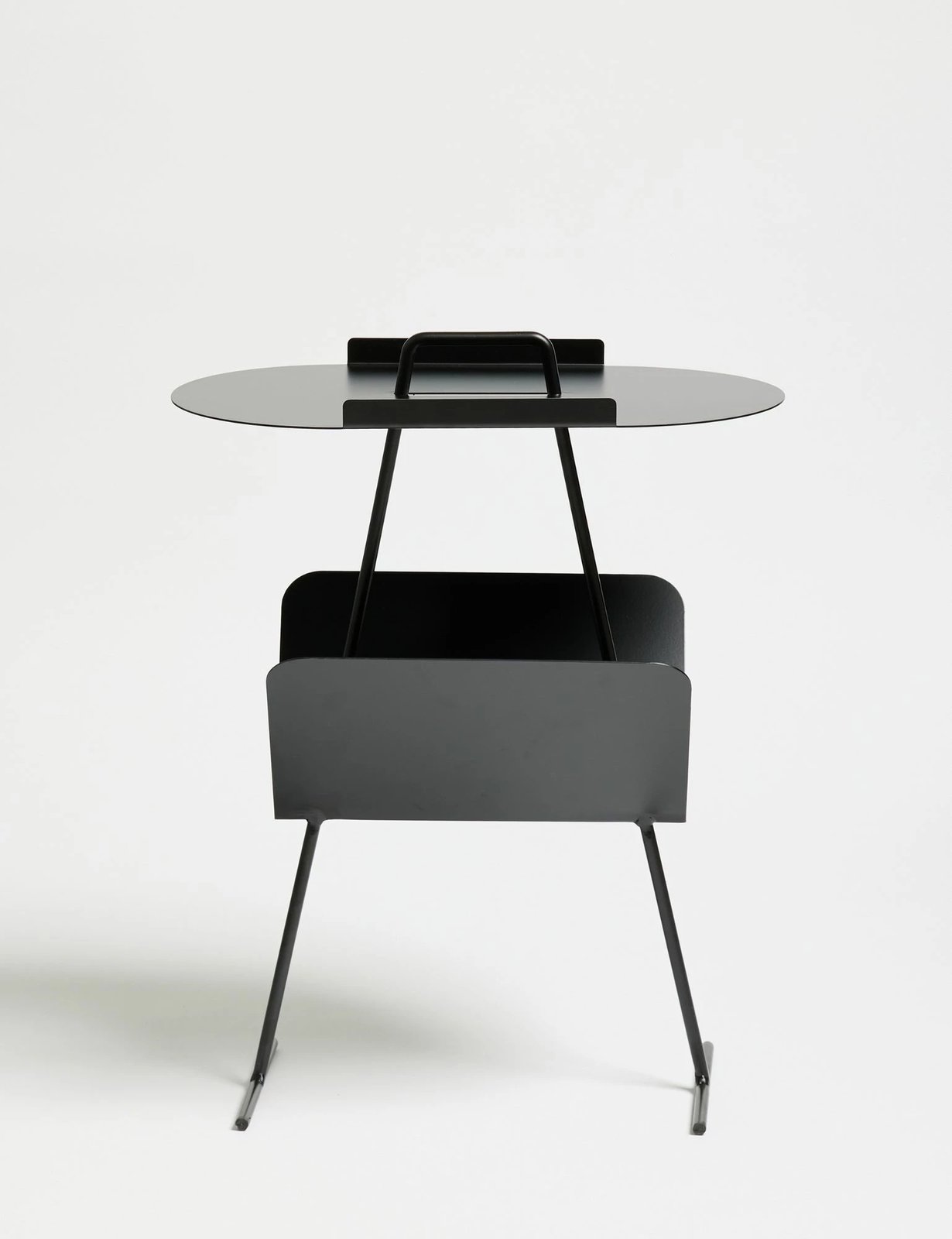 Tavolinë anësore Skye Decor, Goddy, e zezë