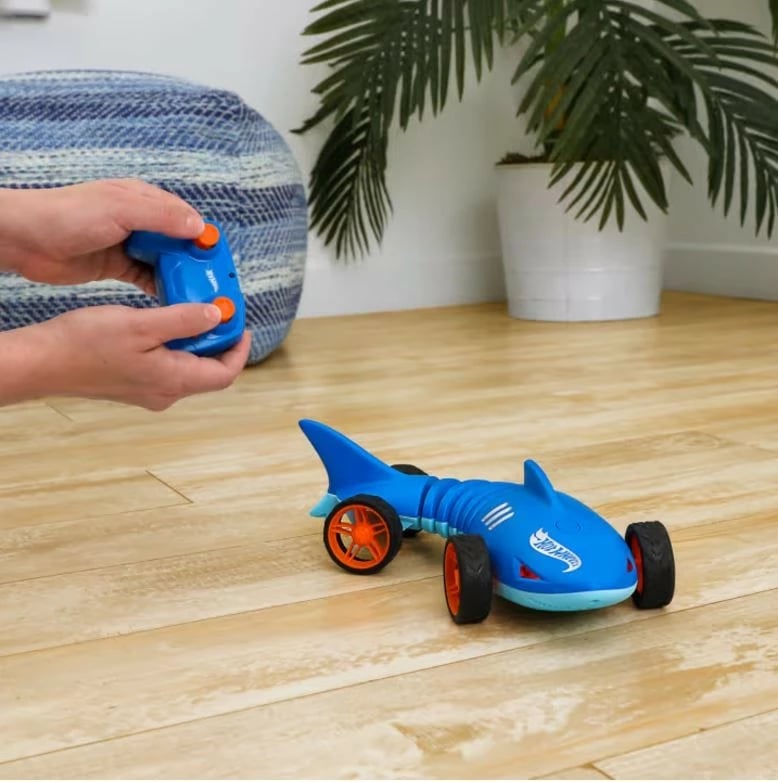 Makine lodër RC Hot Wheels Shark Speeder HXJ83, plastikë, kaltër