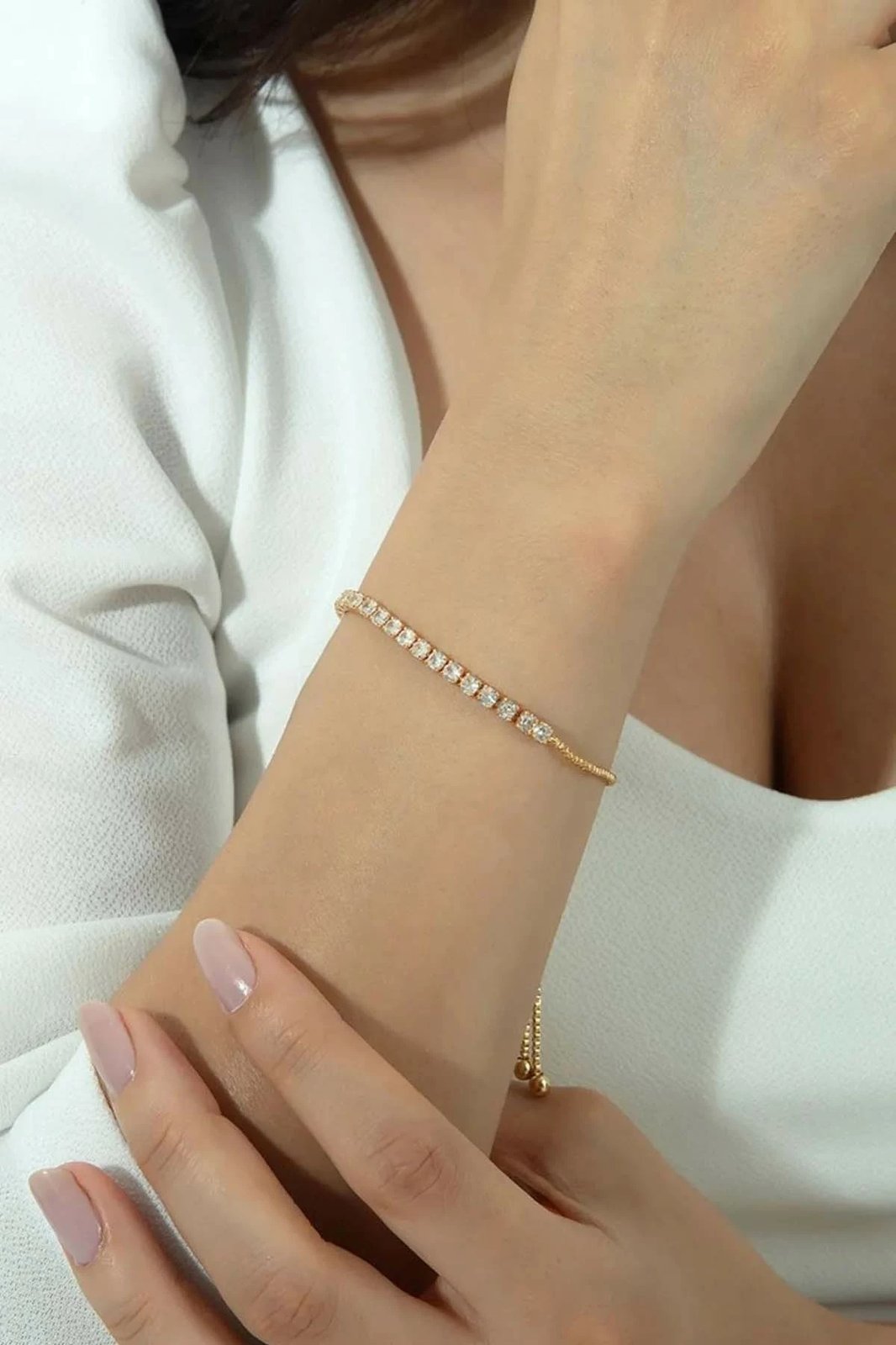 Byzylyk Jumeon, ngjyrë ari, gurë zirkon