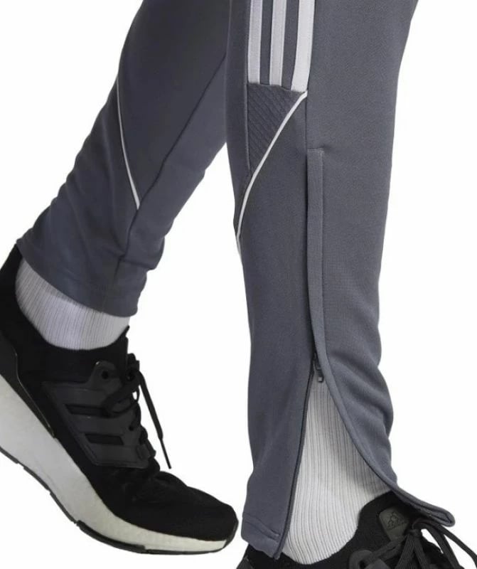 Pantallona sportive adidas për meshkuj, gri