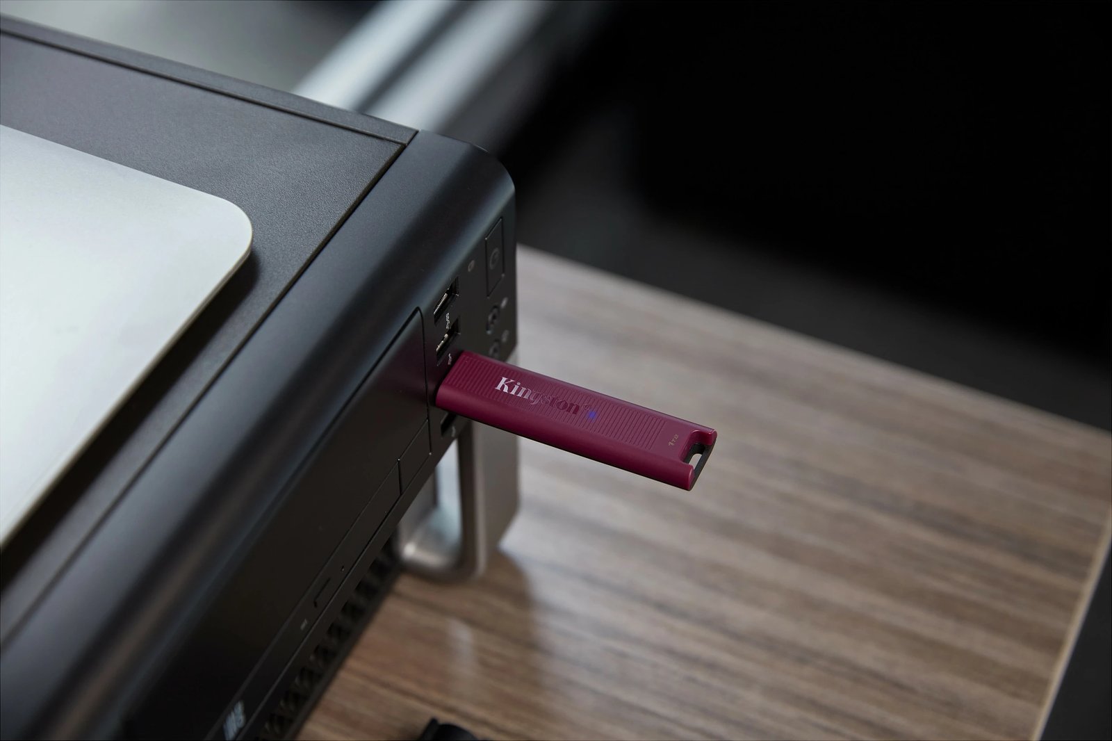 USB Kingston DataTraveler Max 1TB, USB 3.2 Gen 2, e kuqe