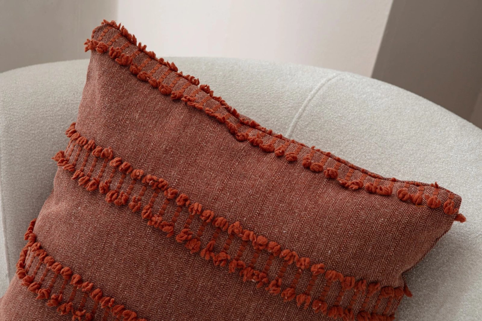 Jastëkëmbulesë Evila Originals, Tuffet, ngjyrë e kuqe kafe v2 Jastëkëmbulesë Evila Originals, Tuffet, ngjyrë e kuqe kafe v2