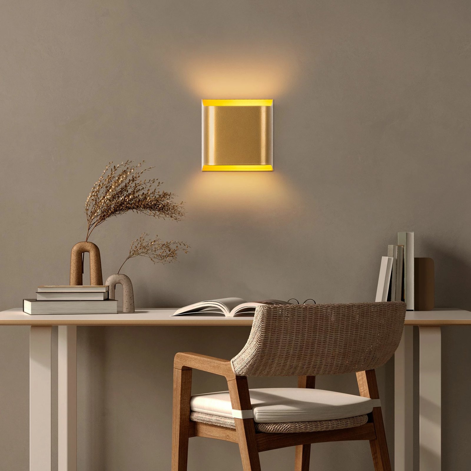 Llambë muri Opviq, Bera - 15306, ngjyrë ari Llambë muri Opviq, Bera - 15306, ngjyrë ari