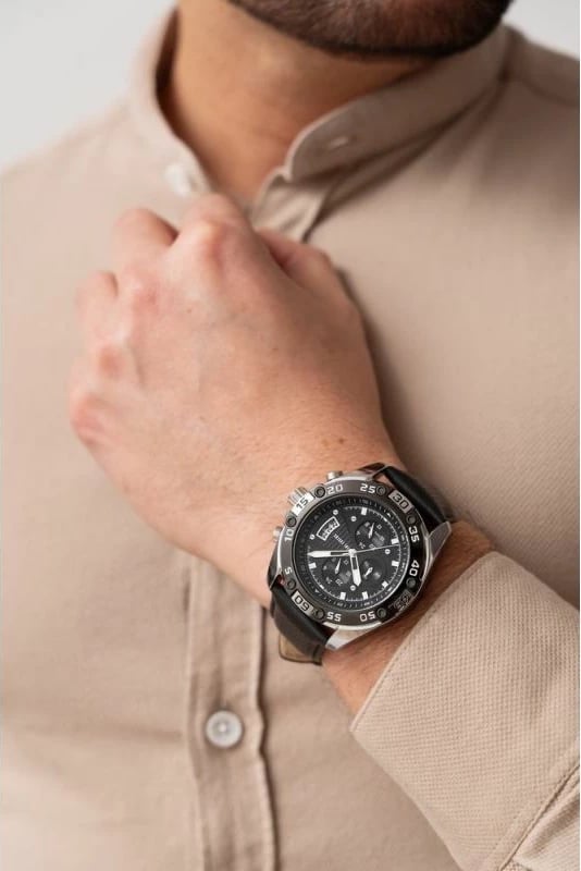 Orë dore për meshkuj Paul Lorens, e zezë