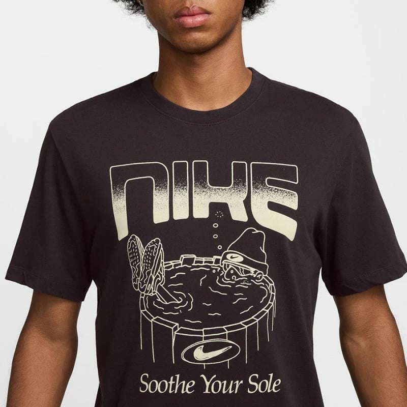 Maicë për meshkuj Nike, grafit