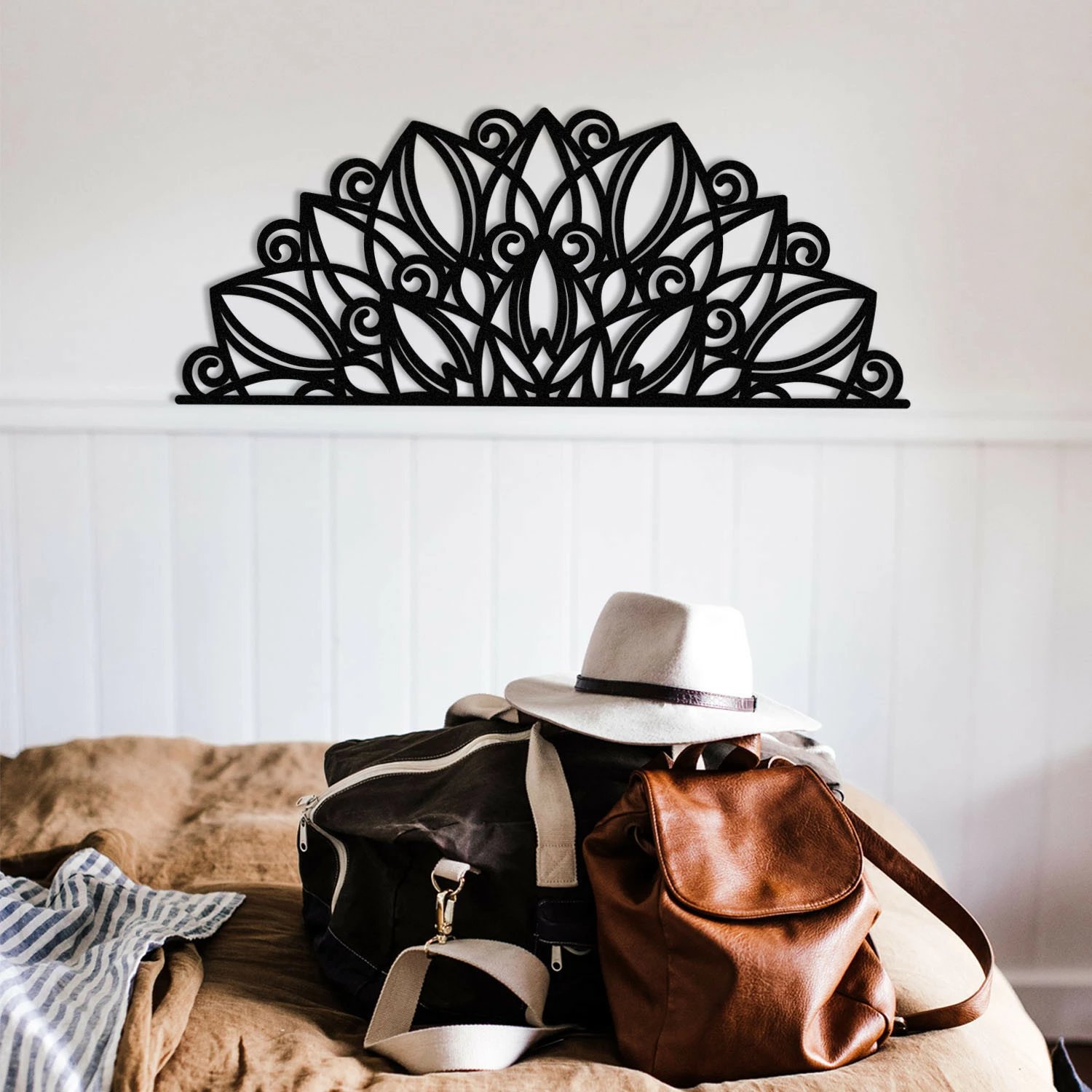 Aksesor dekorativ metalik për mur, Wallity, Venno, ngjyrë e zezë, 160x65cm