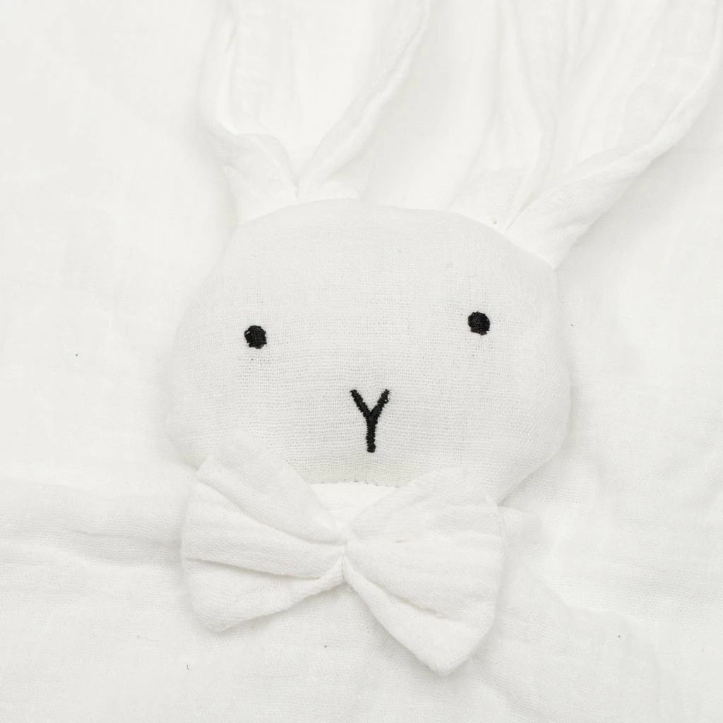 lodër përqafimi muslinë, New Baby, lepurush, 30x30 cm, pambuk organik, e bardhë