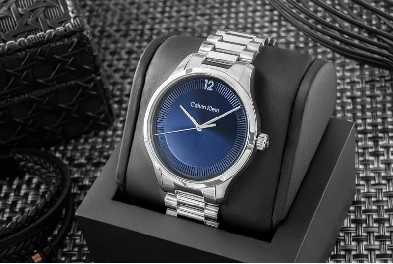 Orë dore për meshkuj Calvin Klein, argjendtë