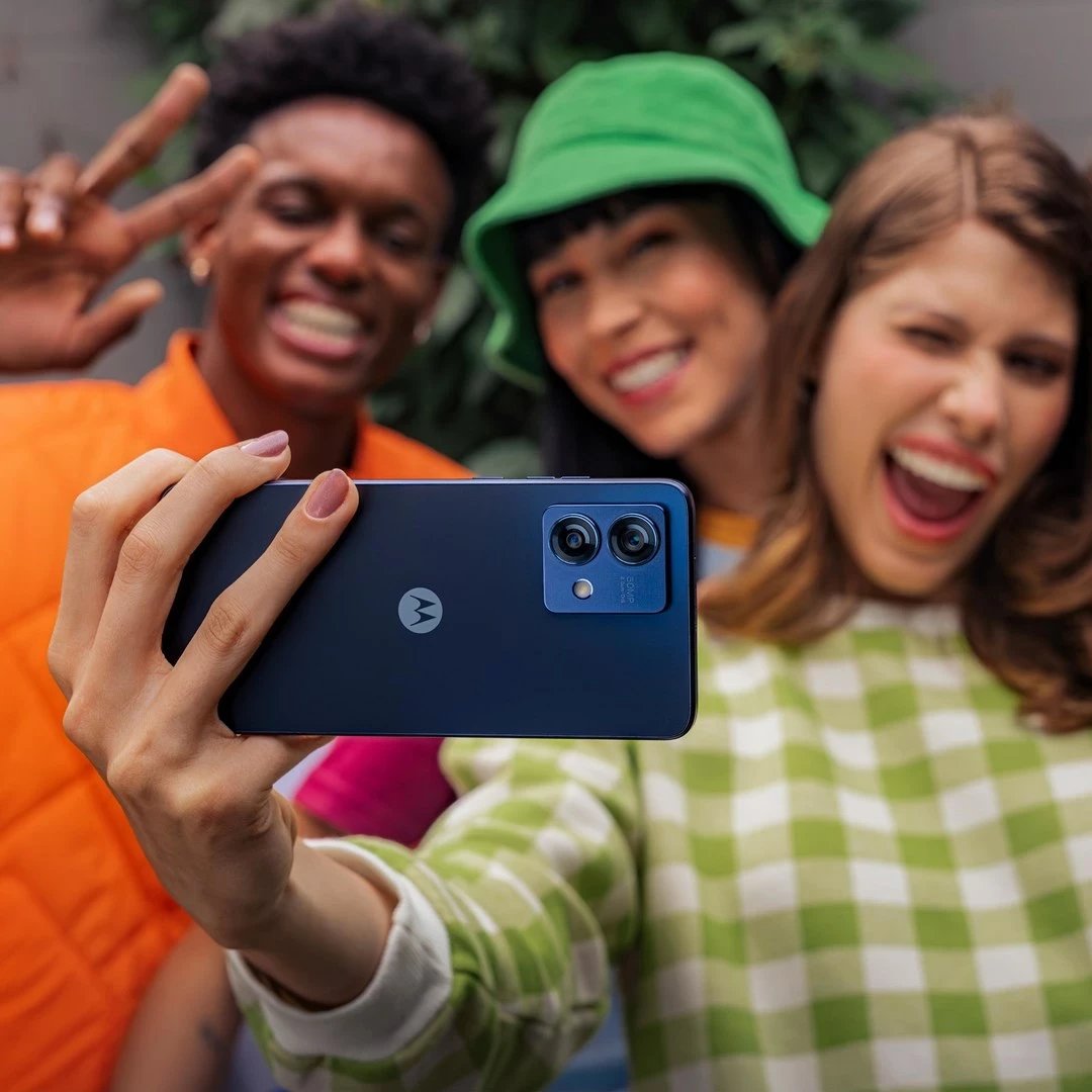 Celular Motorola Moto G84, 6.5", 8+256GB, 5G, i kaltër