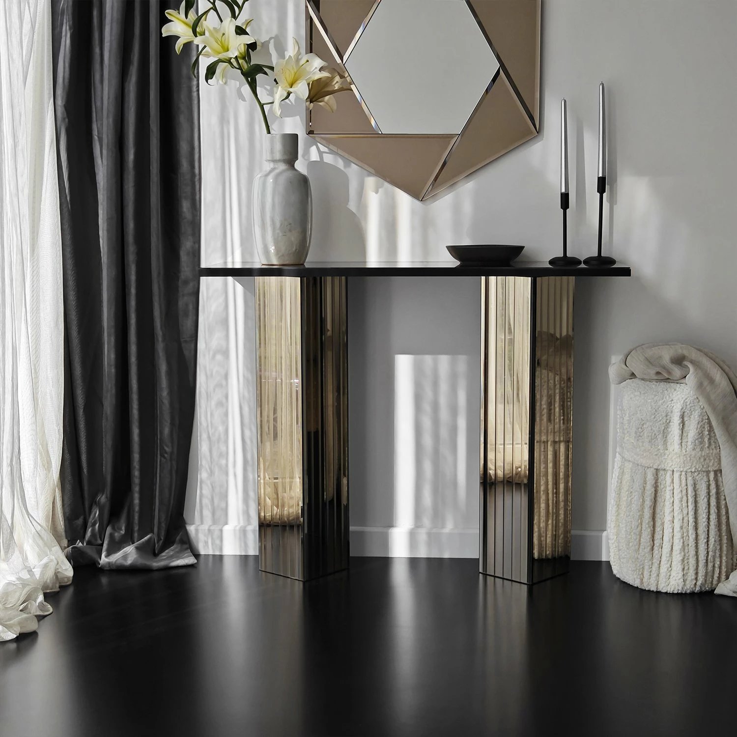 Komodë bronzi Hanah Home, 2 sirtarë