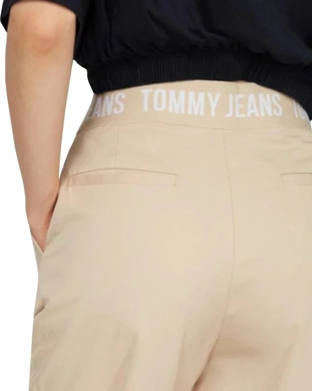 Pantallona për femra Tommy Hilfiger, modeli Tjw Shrs Pleated Tapered, ngjyrë krem