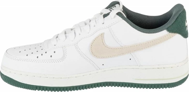 Atlete për meshkuj Nike, të bardha