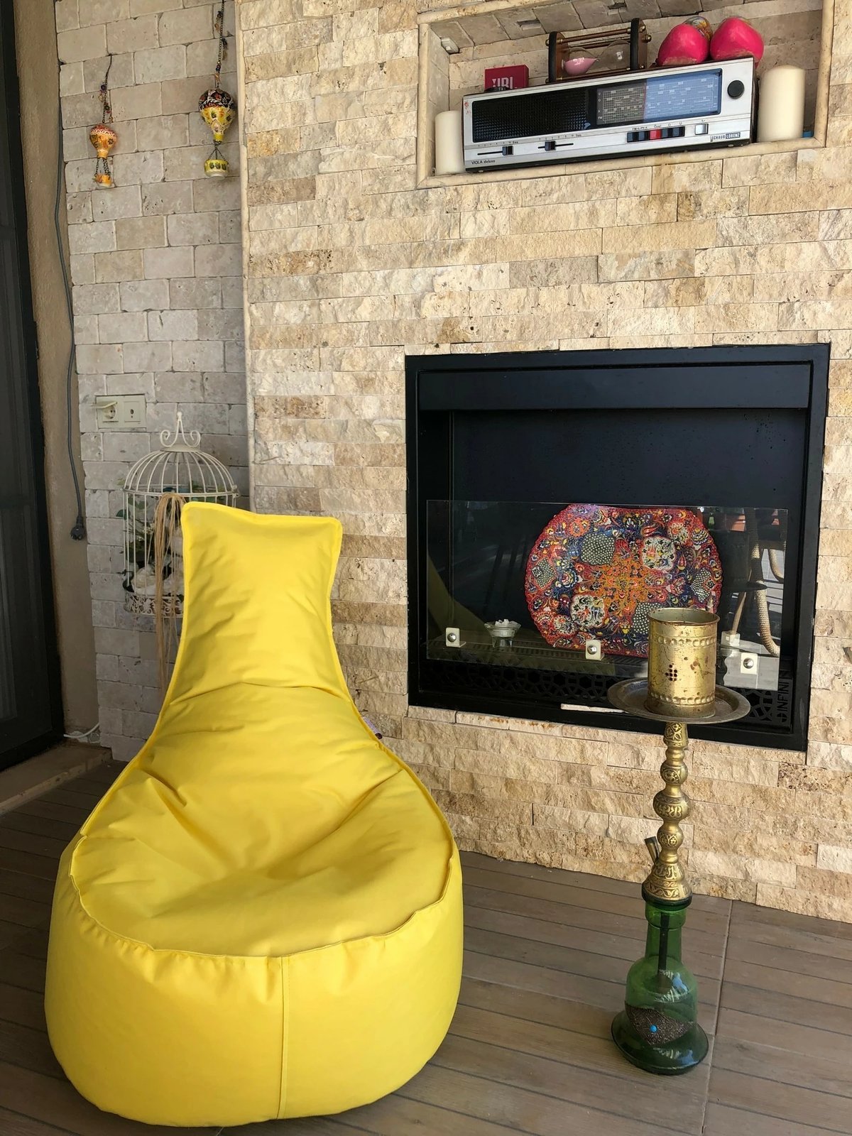 Qese ulëse e verdhë, Atelier del Sofa, Aktif