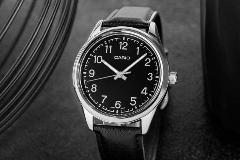 Orë dore për meshkuj Casio, e zezë