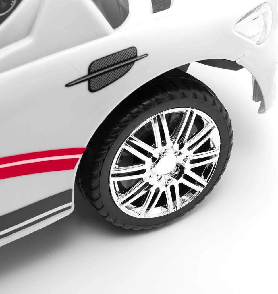 makinë ride-on për fëmijë, Baby Mix RACER, 12m+, ngarkesë 25 kg, ndarje nën sedilje, panel zëri, e bardhë