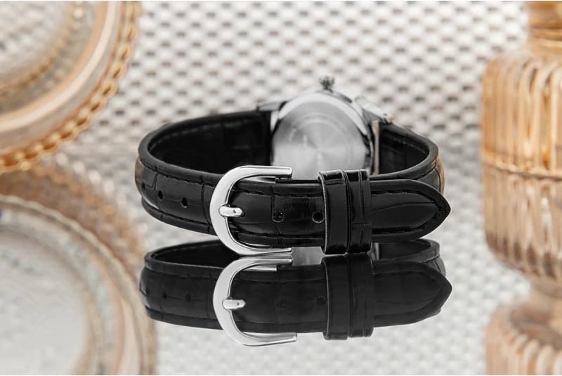 Orë dore për femra CASIO, e zezë