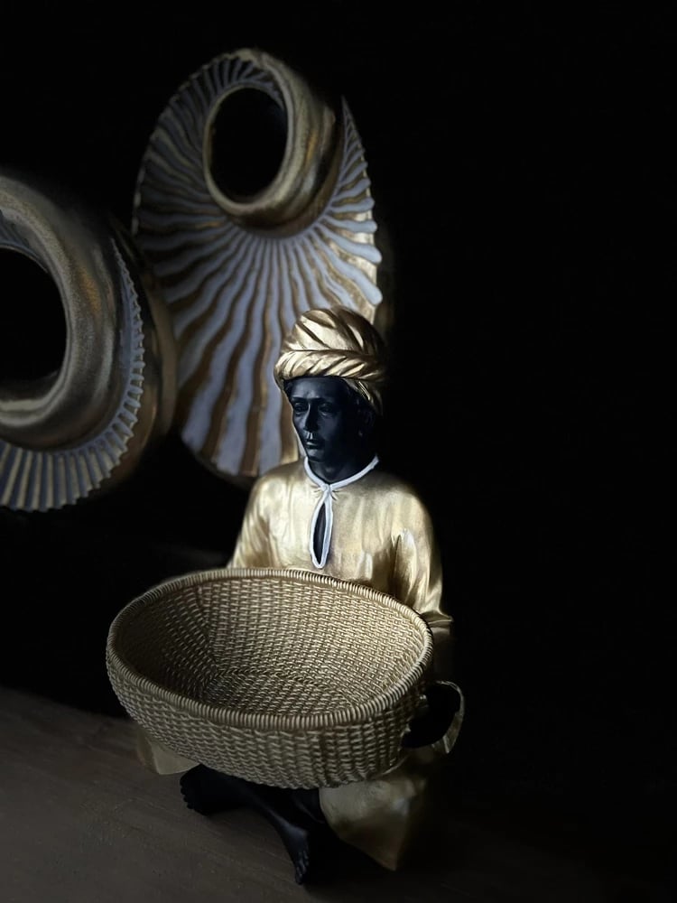 Figurë dekorative VEDAS, polirezine, ar e zi, 19x18x27cm Figurë dekorative VEDAS, polirezine, ar e zi, 19x18x27cm