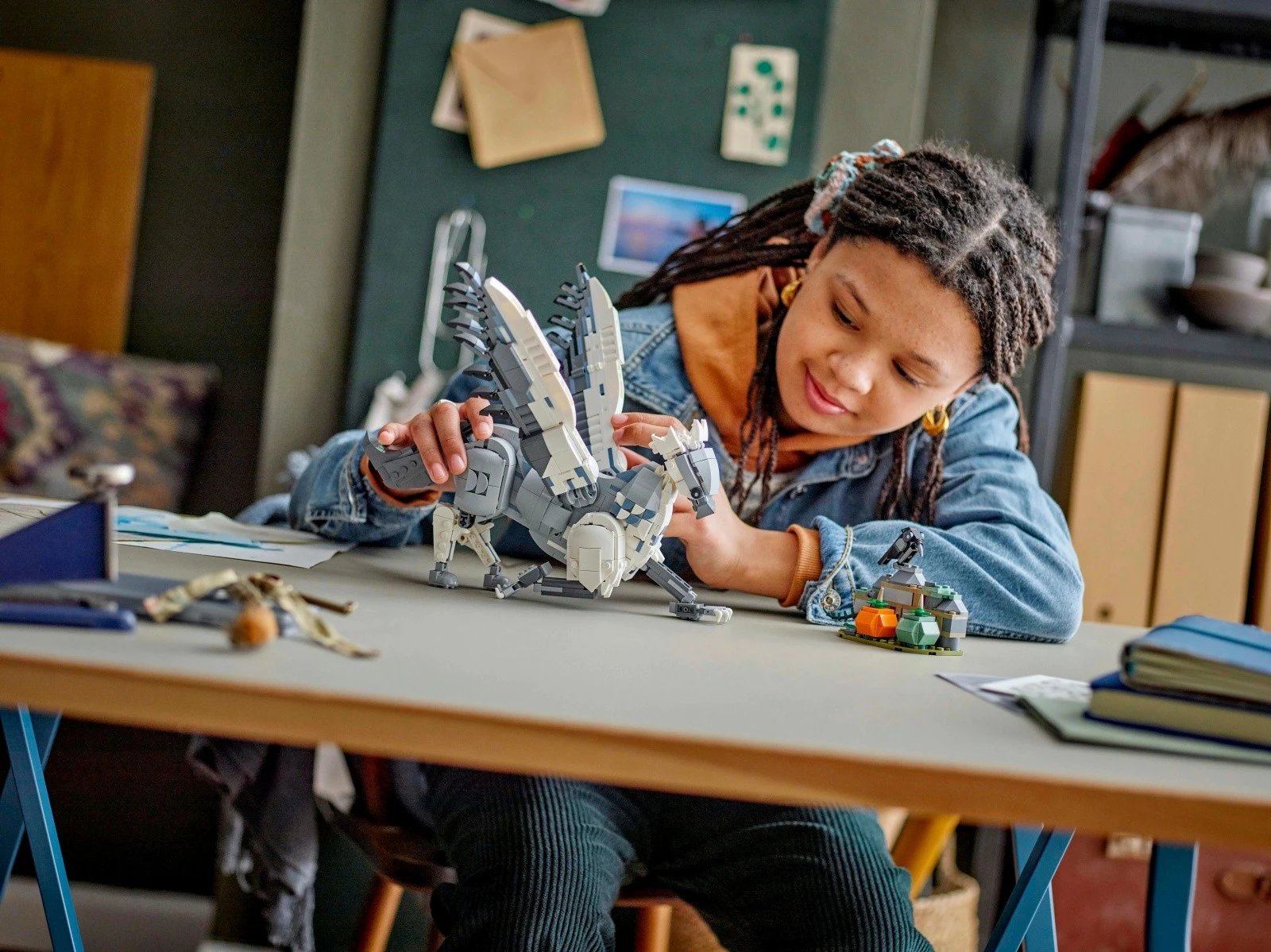 Set LEGO Harry Potter Hardodziob 76427, 723 pjesë, plastikë, për fëmijë dhe adhurues, gri