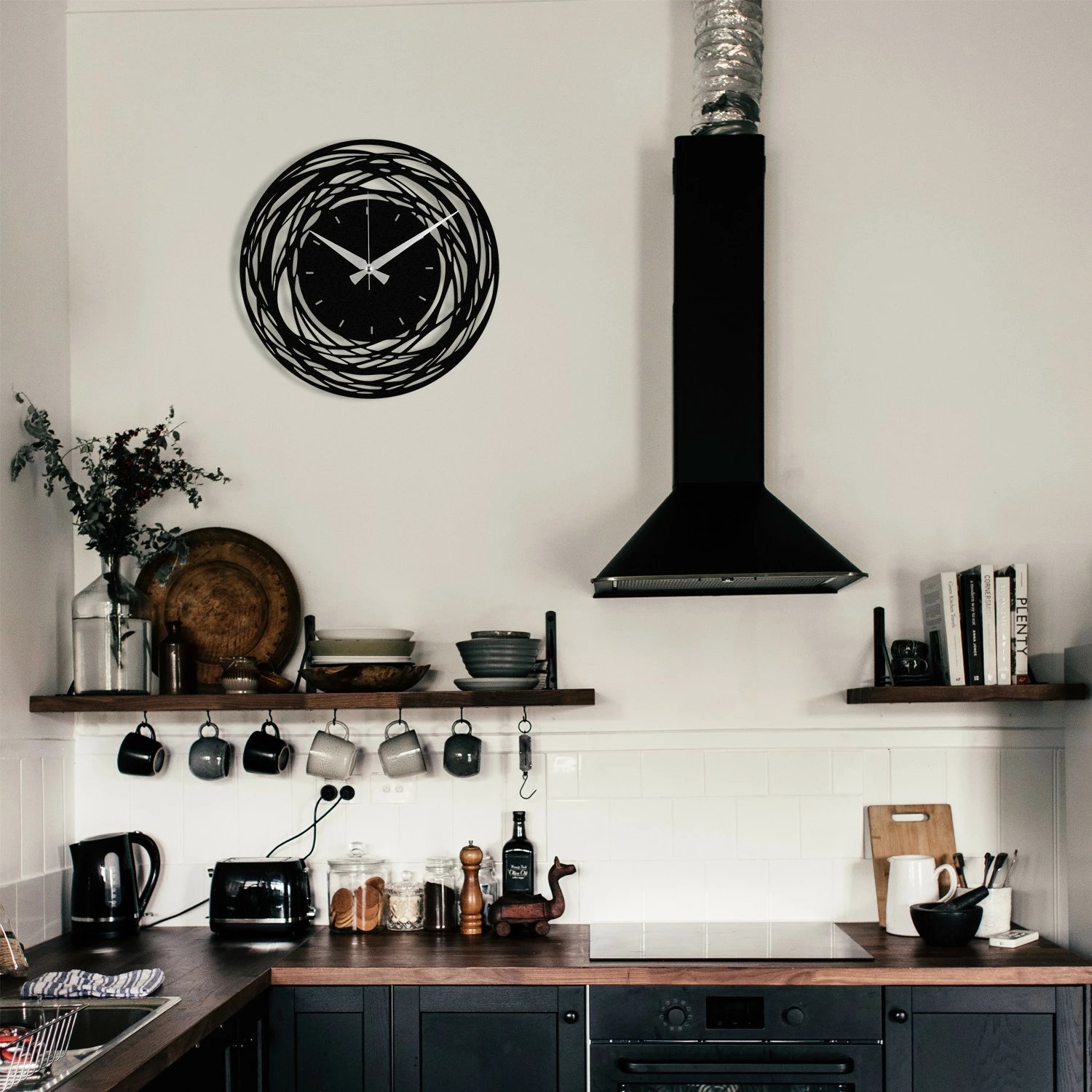 Orë muri dekorative metalike Wallity, Enzoclock - S022, e zezë, 48x48cm