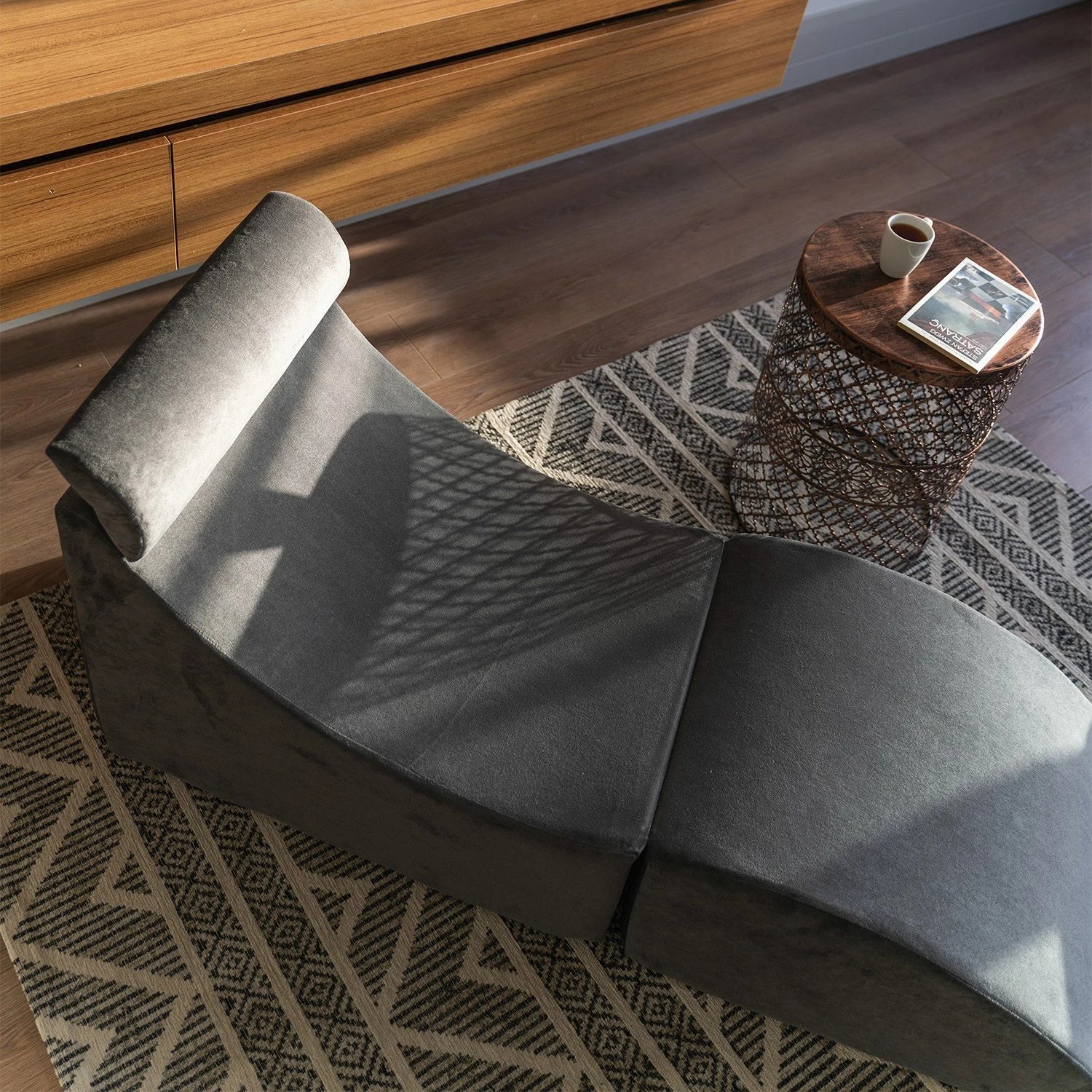 Divan Bella, kadife, ngjyrë antracit, Atelier del Sofa